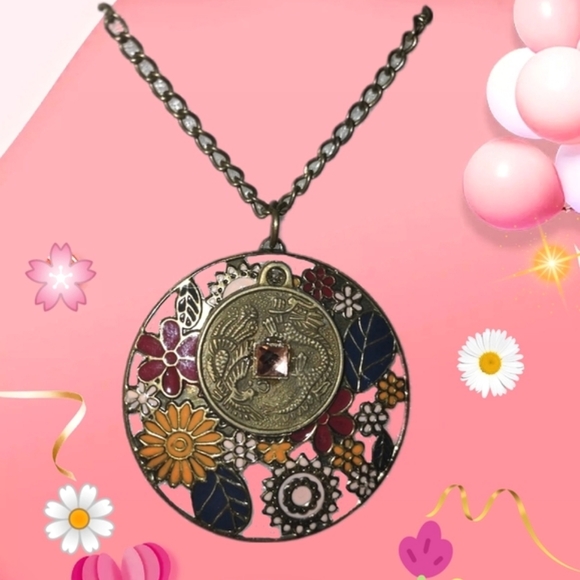 Enamel Floral Pendant w/ Foreign Coin - Picture 4 of 11